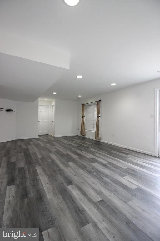 Building Photo - 9577 5th Pl