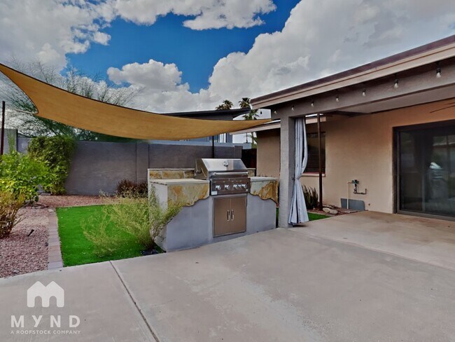 Building Photo - 17323 E Rosita Dr