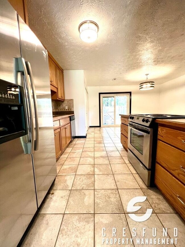 Building Photo - 3Br 2BAth Close to Fort Bragg with Large F...