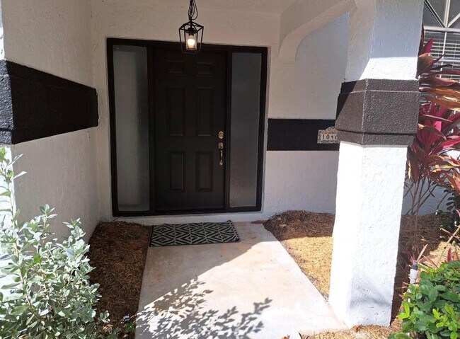 Building Photo - 10461 NW 12th Ct