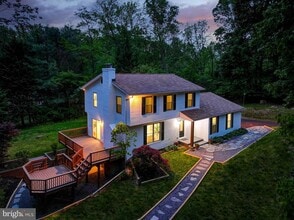 Building Photo - 1225 E Piney Hill Rd
