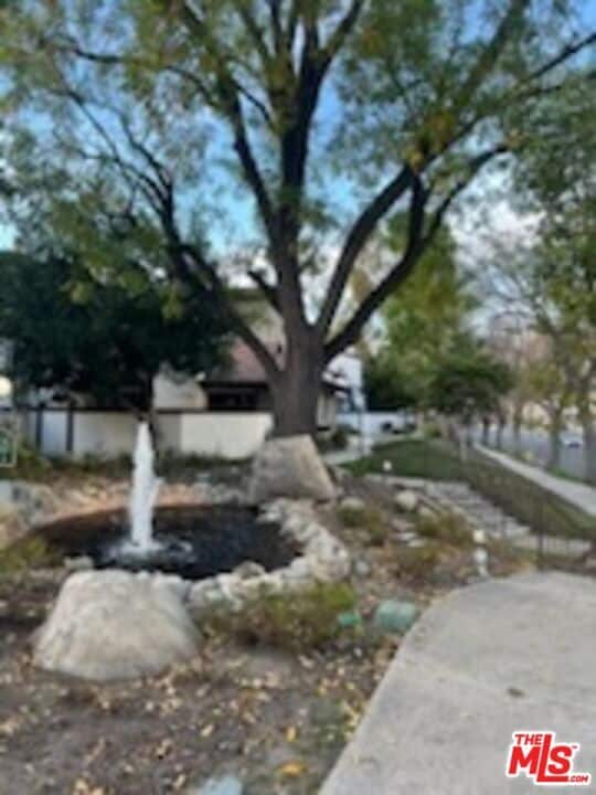 Building Photo - 6255 Canoga Ave