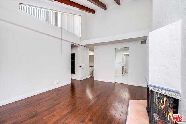 Building Photo - 9507 W Olympic Blvd