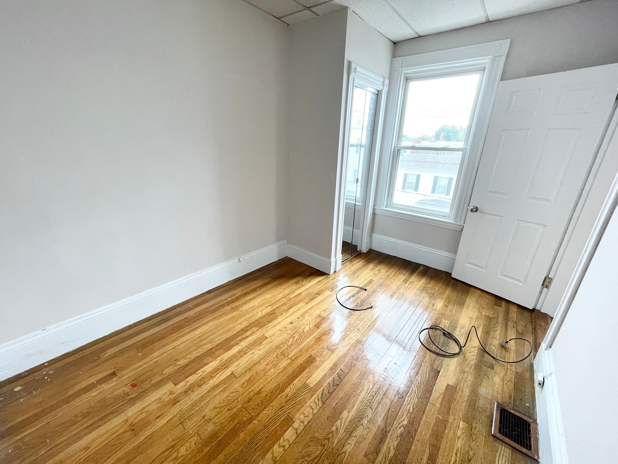 Building Photo - 26 Harbor View St
