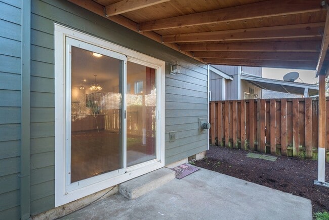 Building Photo - Super clean 3-bdrm/2-bath home in Kenton—C...
