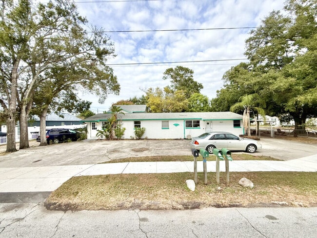 Building Photo - 2611 41st Ave N