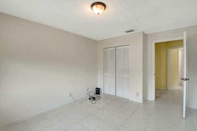 Building Photo - 20771 Boca Ridge Dr N