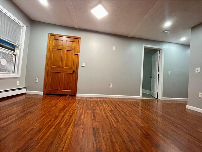 Building Photo - 36 Highland Ave