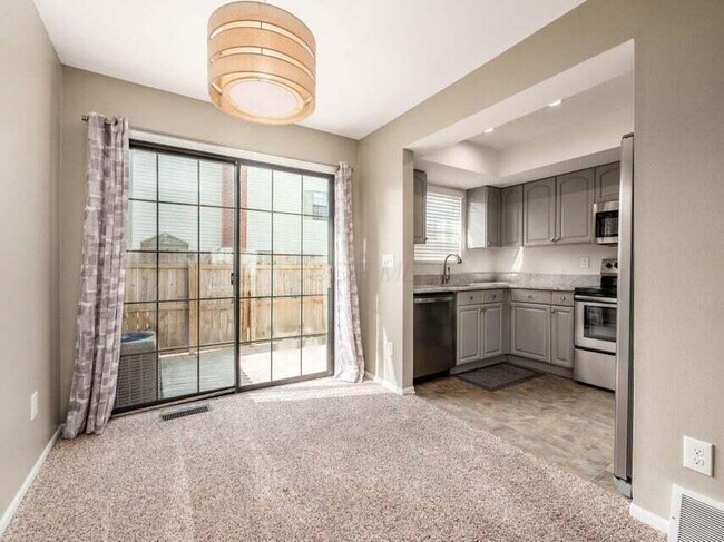 Building Photo - 5297 Brandy Oaks Ln