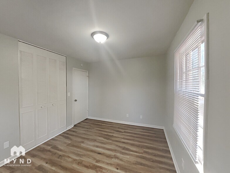 Building Photo - 3672 Stanford Cir