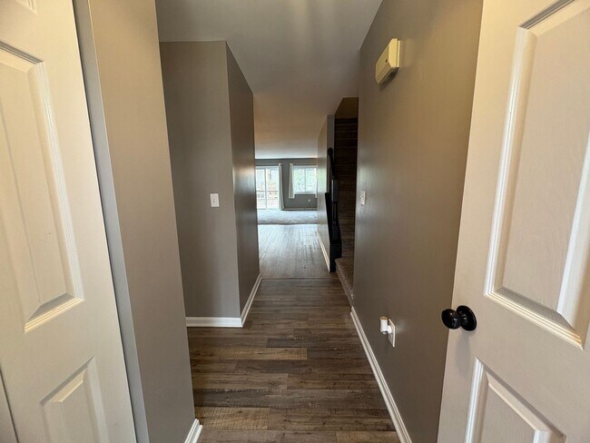 Building Photo - 3 Bedroom 4 Bathroom Available in Hummelstown w/Large Bonus Room!