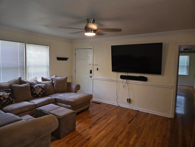 Building Photo - 1809 Tyndall Dr