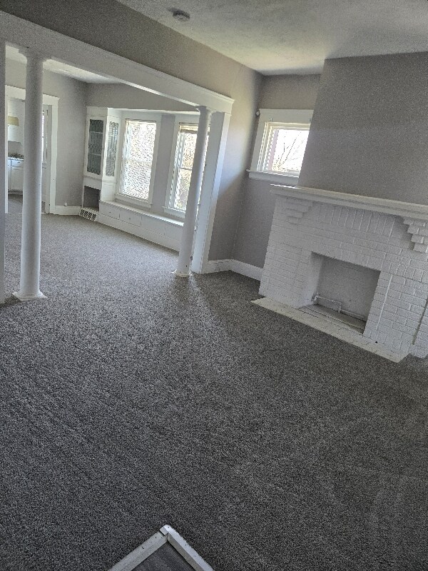 Building Photo - 9024 Yale Ave