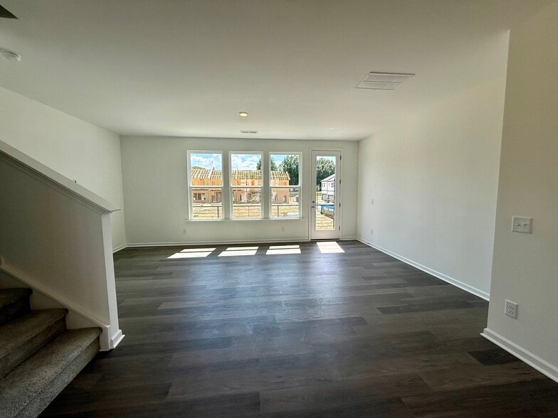 Living Room - 414 Silver Star Blvd