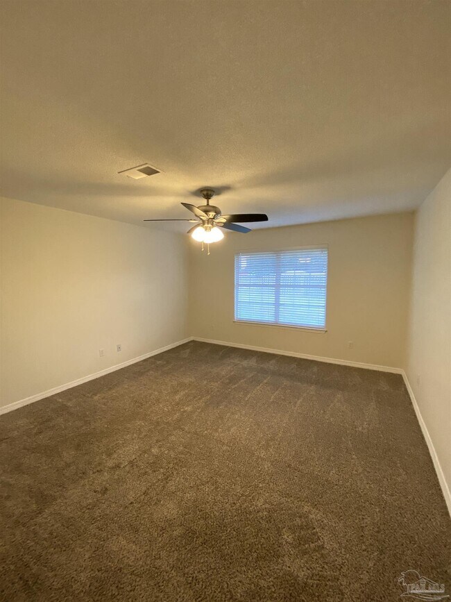 Building Photo - 4003 Lochmoor Dr