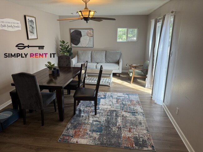 Building Photo - Updated 3+ Bedroom, 1.5 Bath Avail Aug 1st