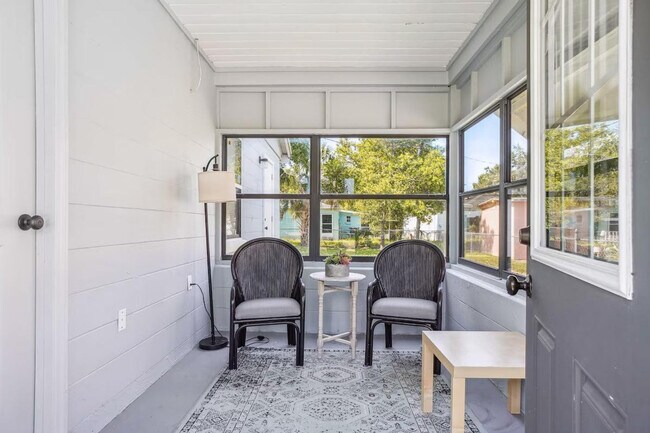 Building Photo - 662 Callahan St