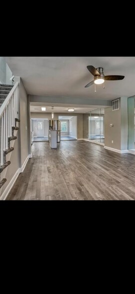 Building Photo - 3637 Dolfield Ave