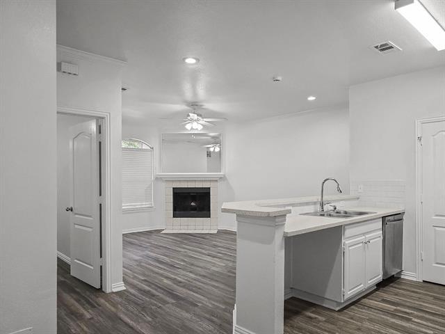 Building Photo - 1501 Cedar Elm Dr