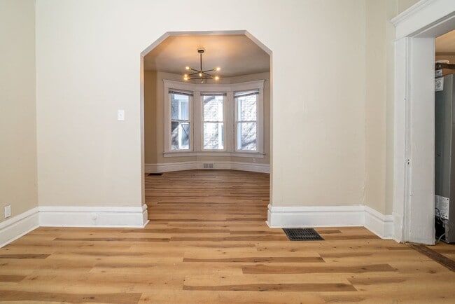 Building Photo - 402 Woodland Ave