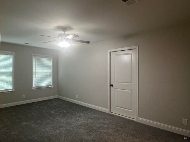Building Photo - 250 High Ridge Ct