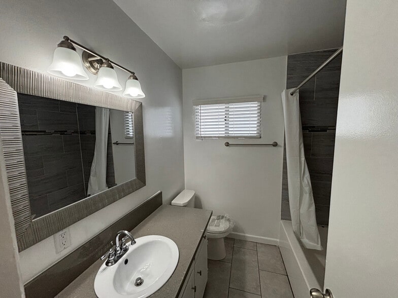 Building Photo - 3313 Artesia Blvd