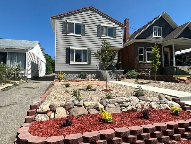 Primary Photo - 467 E 5th Ave