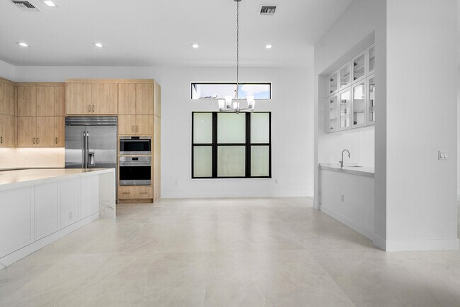 Building Photo - 9516 Riverside Pk Dr