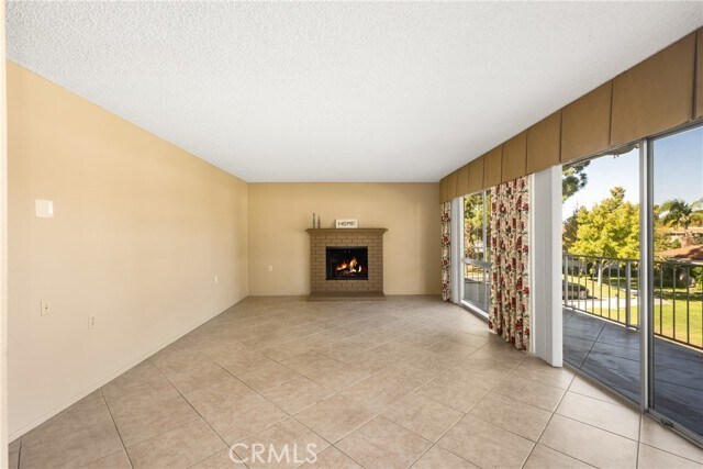 Building Photo - 2286 Via Puerta