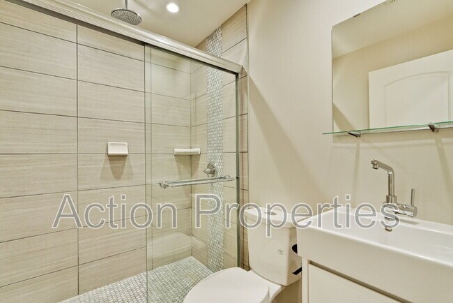 Building Photo - 261 Langton Ave