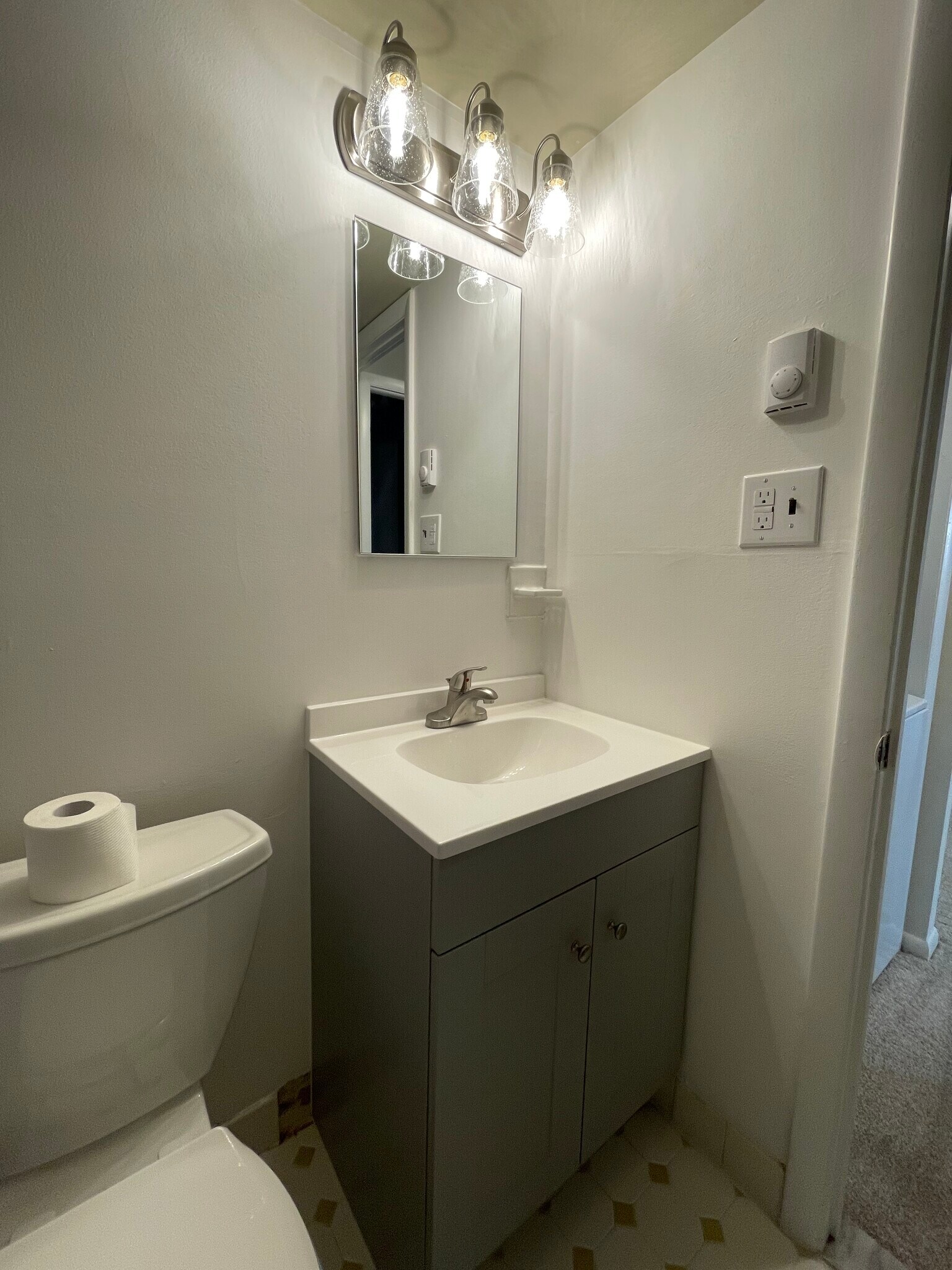 Building Photo - 300 WINDING Way