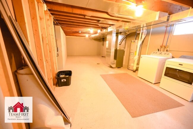 Building Photo - 2135 S Broadway