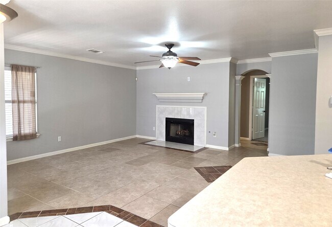 Building Photo - 18011 Featherfield Ln