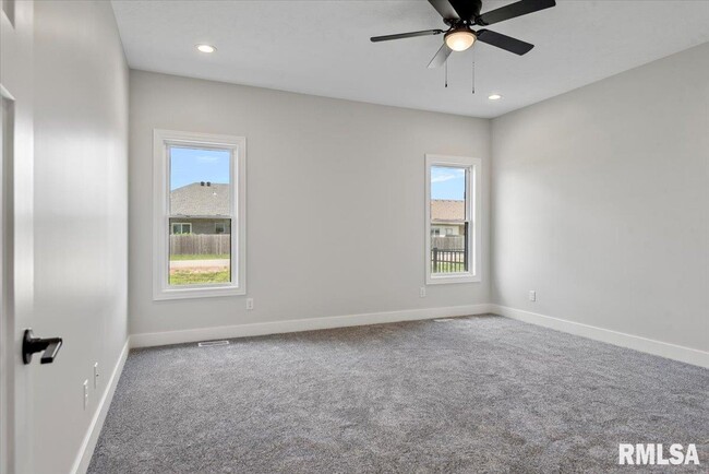 Building Photo - 4621 Eugene Ct