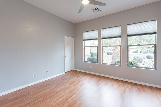 Building Photo - 4 Bedroom, 2.5 Baths with Private Pool!