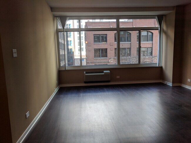 Building Photo - 211 E Ohio St