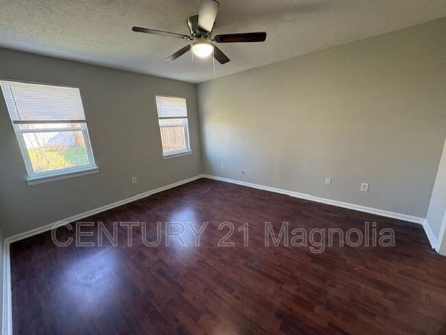 Building Photo - 3909 Almon Dr