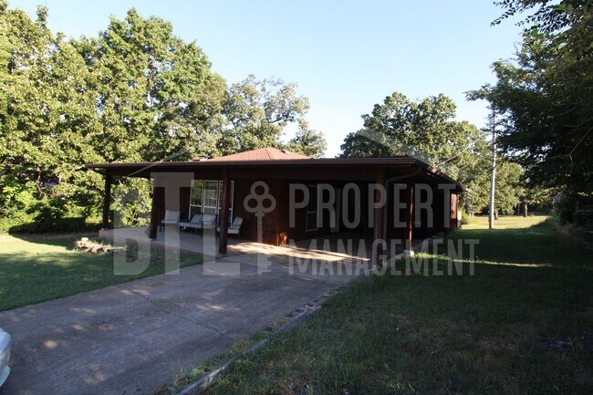 Building Photo - 231 Othello Ln