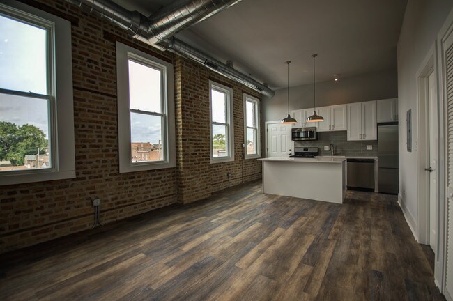 Floorplan - 1758 W. 21st Pl. / 2115 S. Wood St.