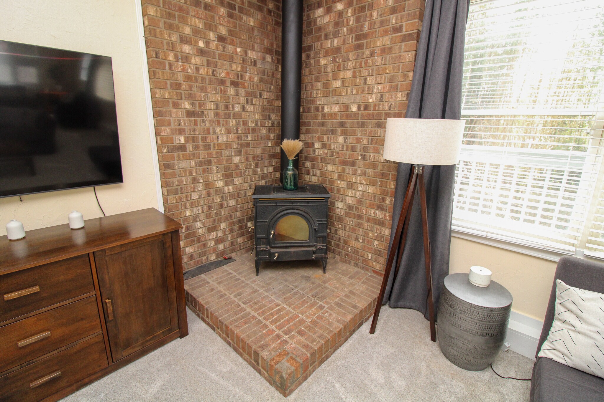 Building Photo - 39 Southwicke Dr