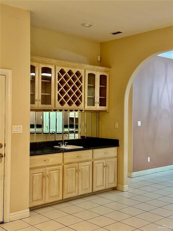 Building Photo - 3206 W San Luis Cir
