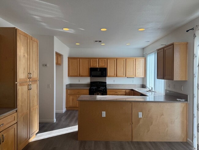 Building Photo - 2519 Withrow Ln