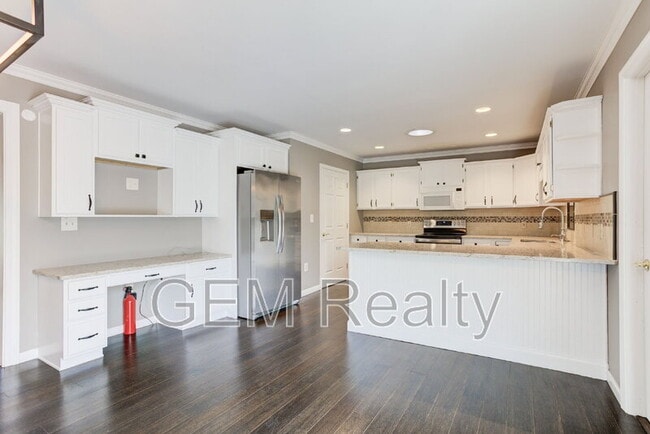 Building Photo - 15617 Mockingbird Ln