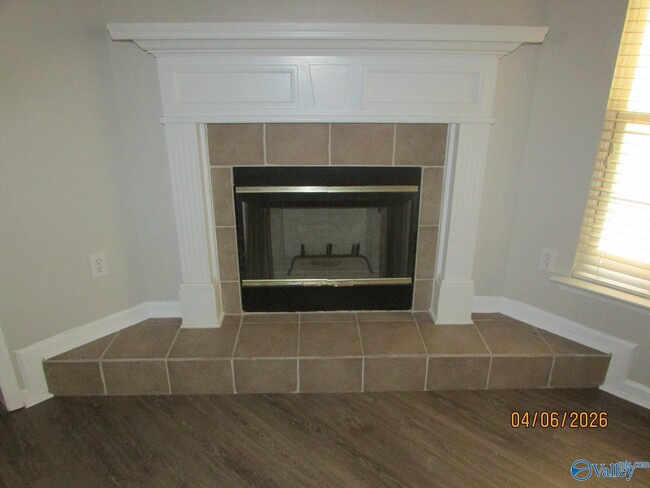 Building Photo - 226 Shadow Ct SW