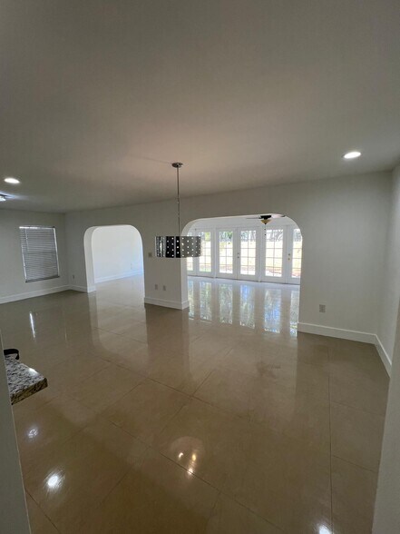 Building Photo - 1060 SW 111th Way