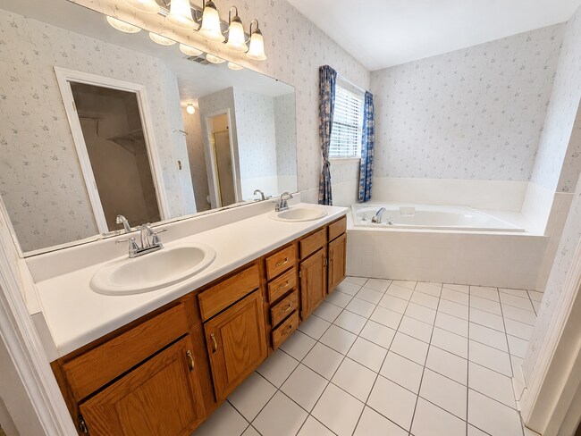 Building Photo - 1285 Cordova Cir