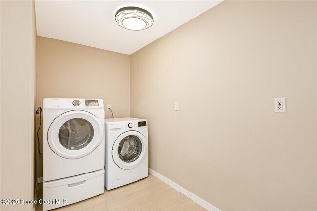 Building Photo - 436 Thrush Dr