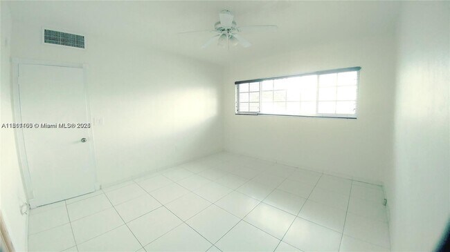 Building Photo - 462 Golden Isles Dr