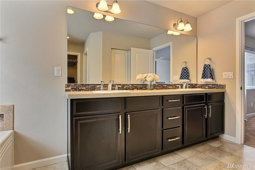 Building Photo - 8840 Jayden Dr NE
