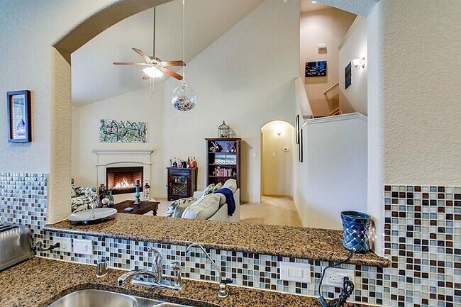 Building Photo - 2510 Shady Falls Ln